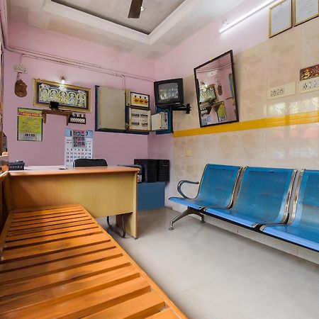 Hotel O K.S.Lodge Tribhuvanam エクステリア 写真