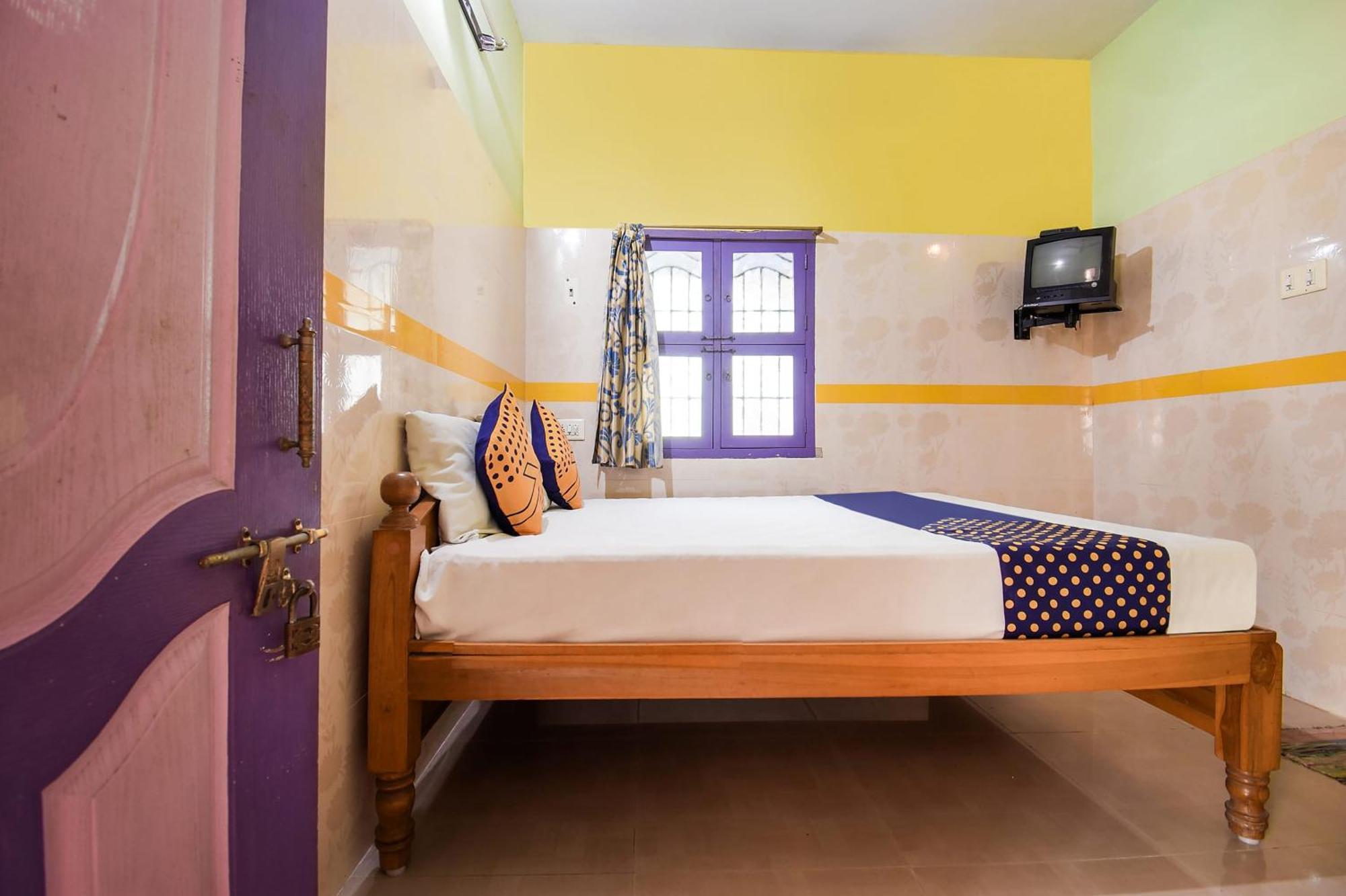 Hotel O K.S.Lodge Tribhuvanam エクステリア 写真