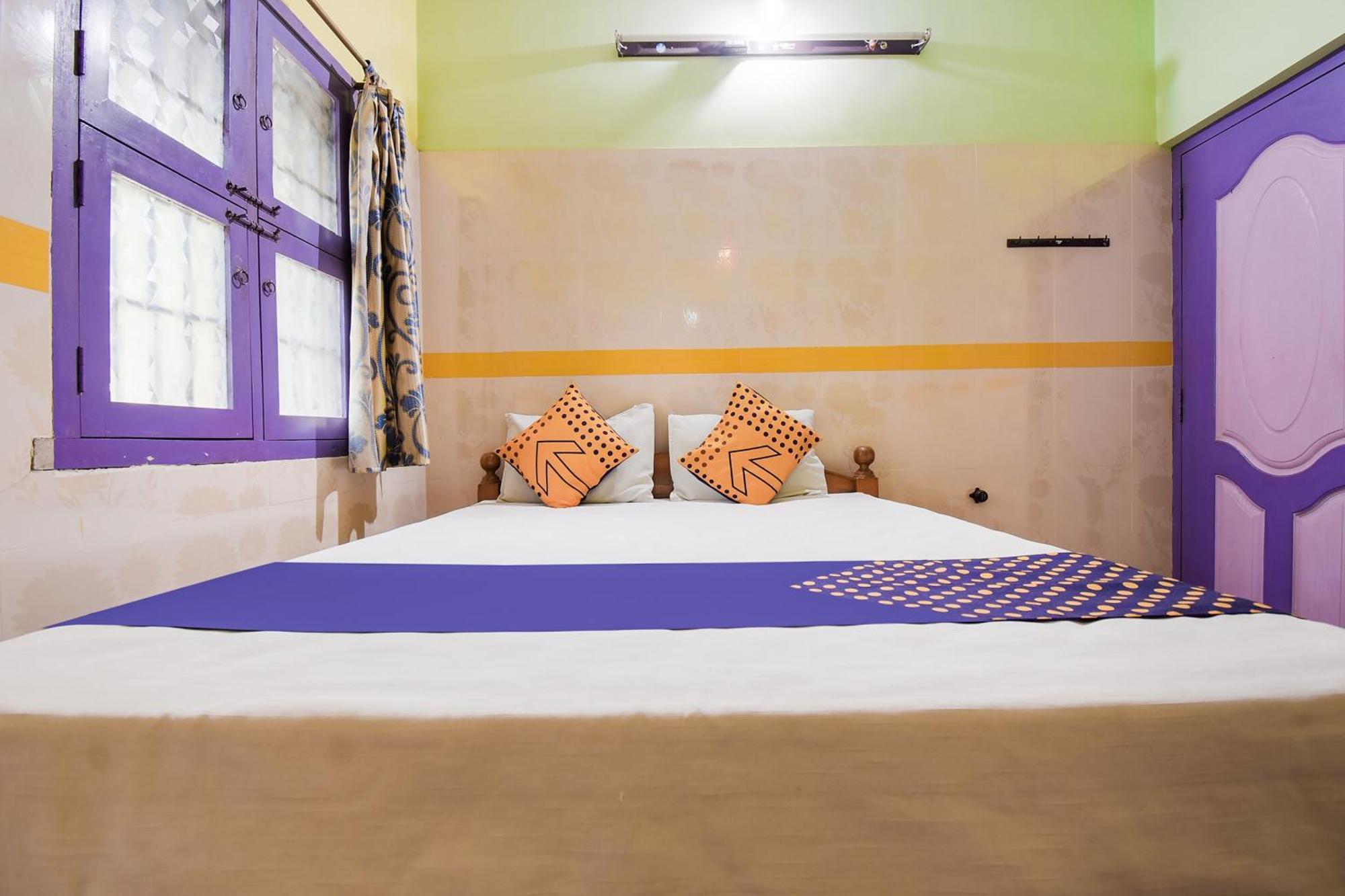 Hotel O K.S.Lodge Tribhuvanam エクステリア 写真